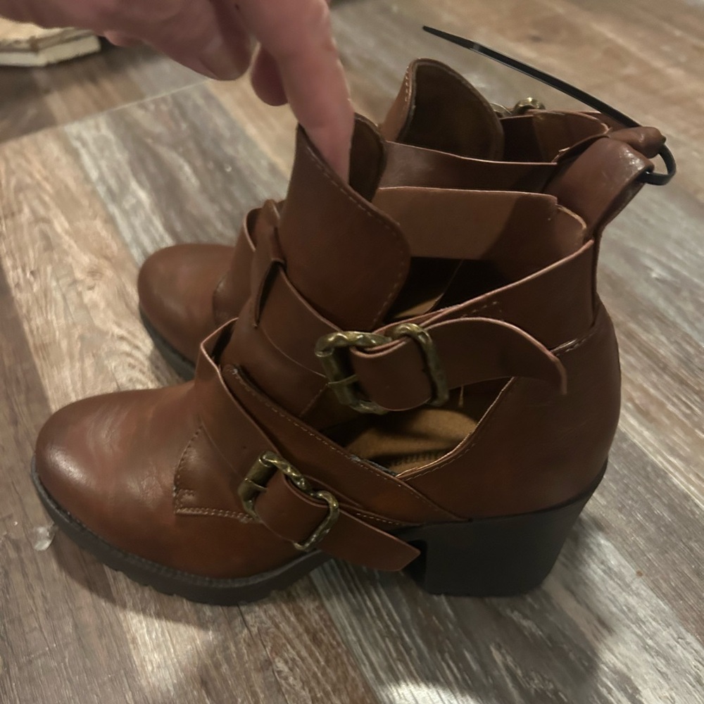 Pierre Dumas Ankle Boots Pierre Dumas brown straps 8 ankle shoes NWOT s34 - Picture 3 of 6